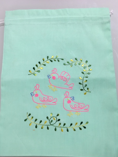 画像: ベトナム刺繍巾着袋（とり柄）